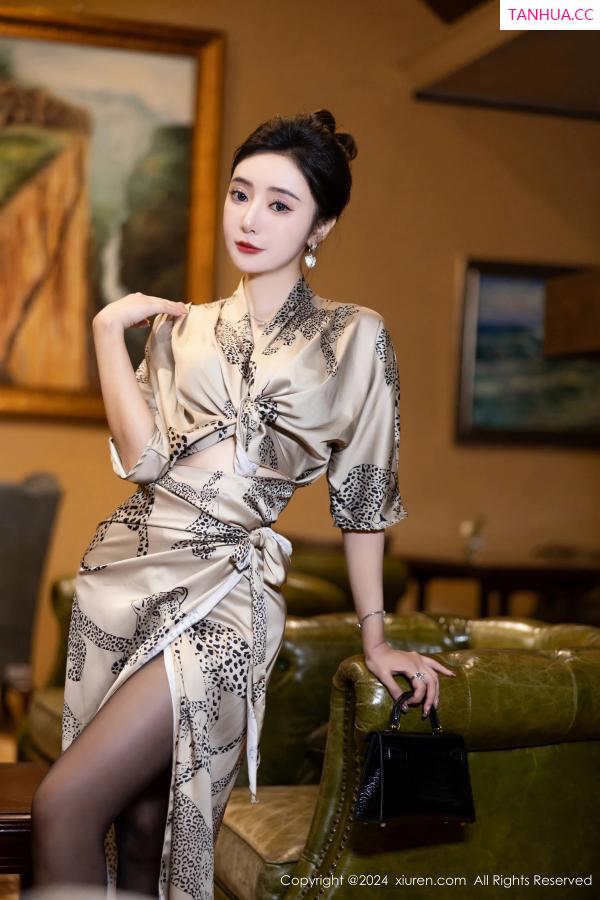 王馨瑶  [XiuRen]高清写真图 2024.05.09 No.8510 王馨瑶yanni 黑丝美腿第8张图片